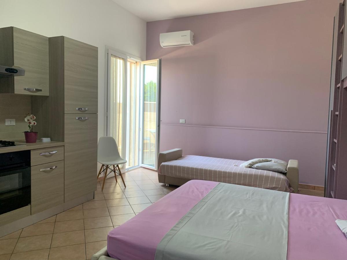 Monolocali White Angel Apartments 切萨雷奥港 外观 照片