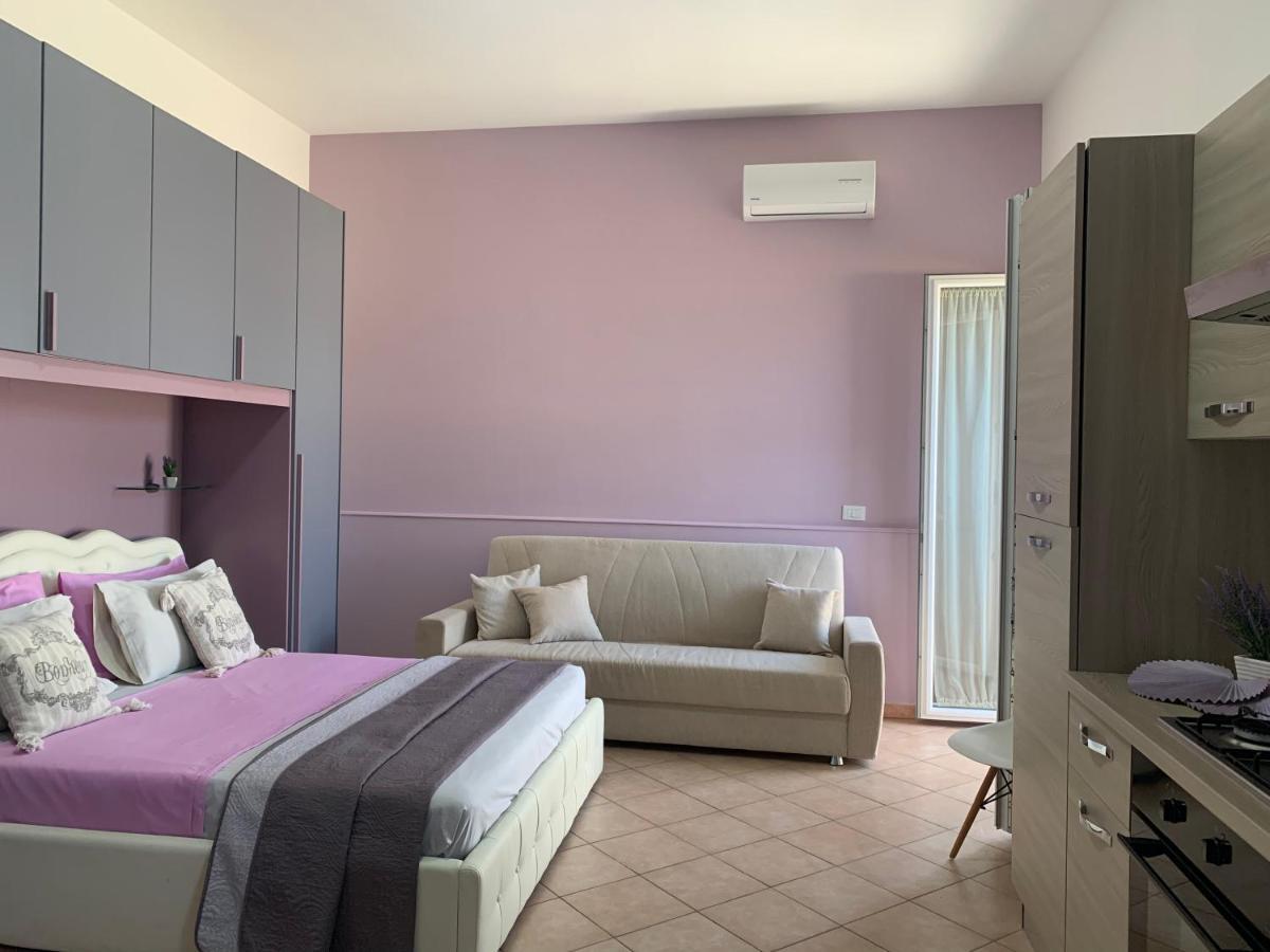 Monolocali White Angel Apartments 切萨雷奥港 外观 照片