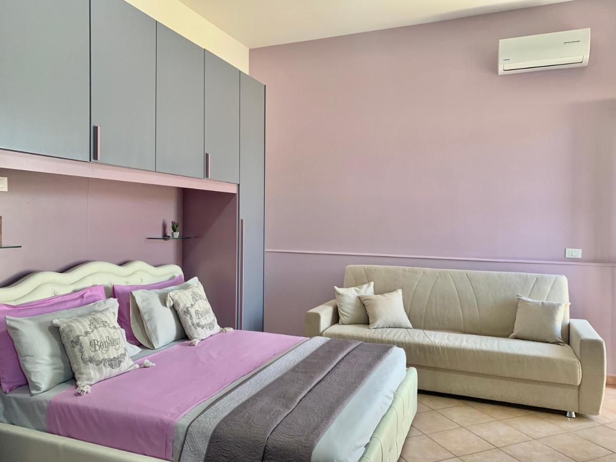 Monolocali White Angel Apartments 切萨雷奥港 外观 照片