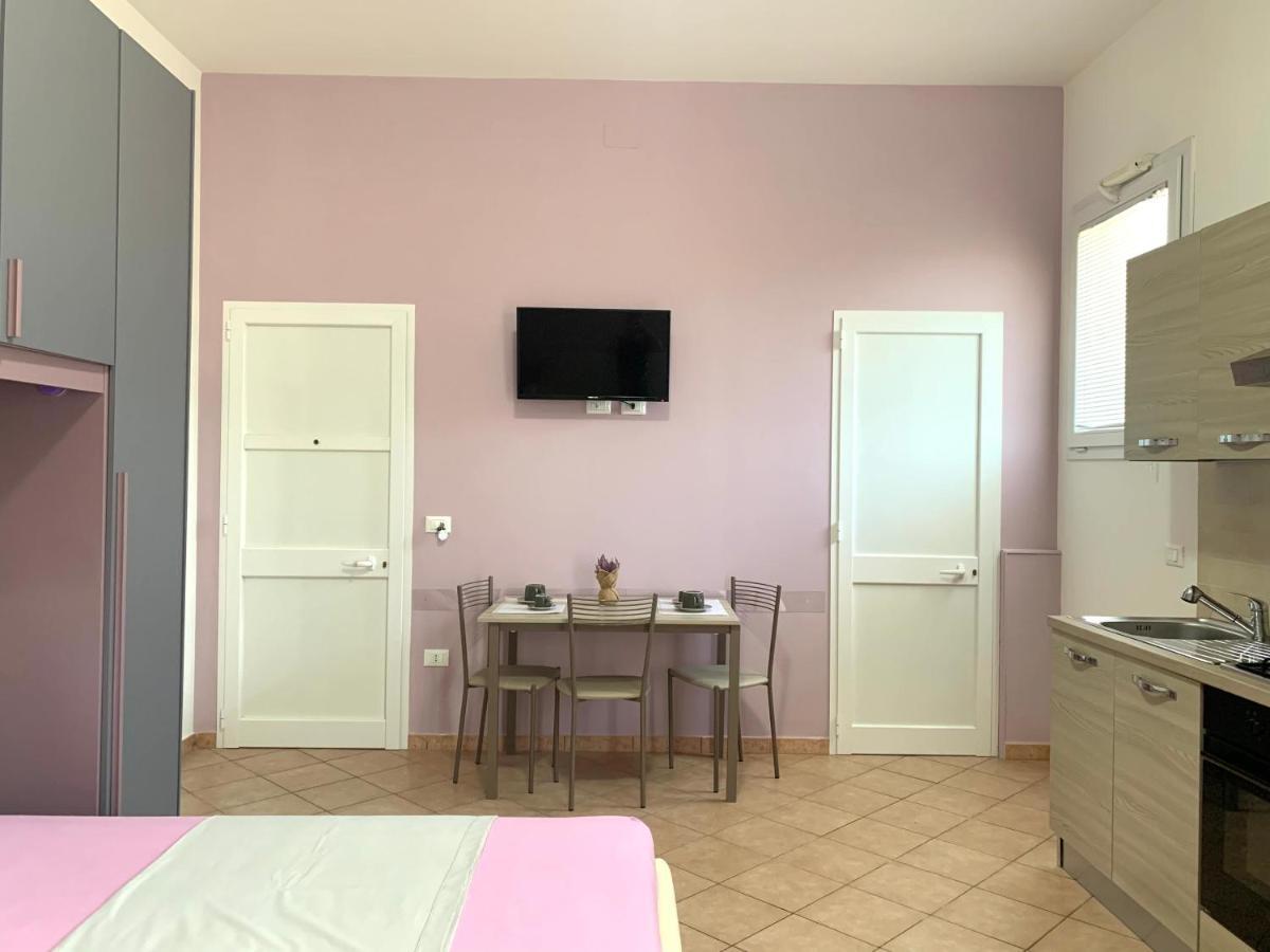 Monolocali White Angel Apartments 切萨雷奥港 外观 照片