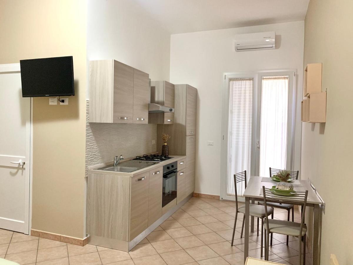 Monolocali White Angel Apartments 切萨雷奥港 外观 照片