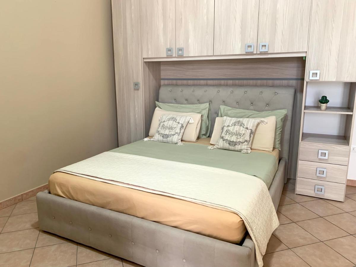 Monolocali White Angel Apartments 切萨雷奥港 外观 照片