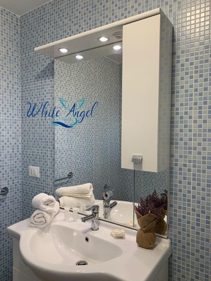 Monolocali White Angel Apartments 切萨雷奥港 外观 照片