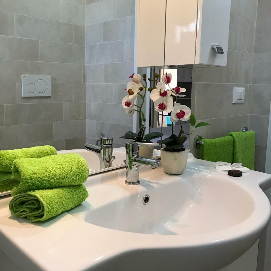 Monolocali White Angel Apartments 切萨雷奥港 外观 照片